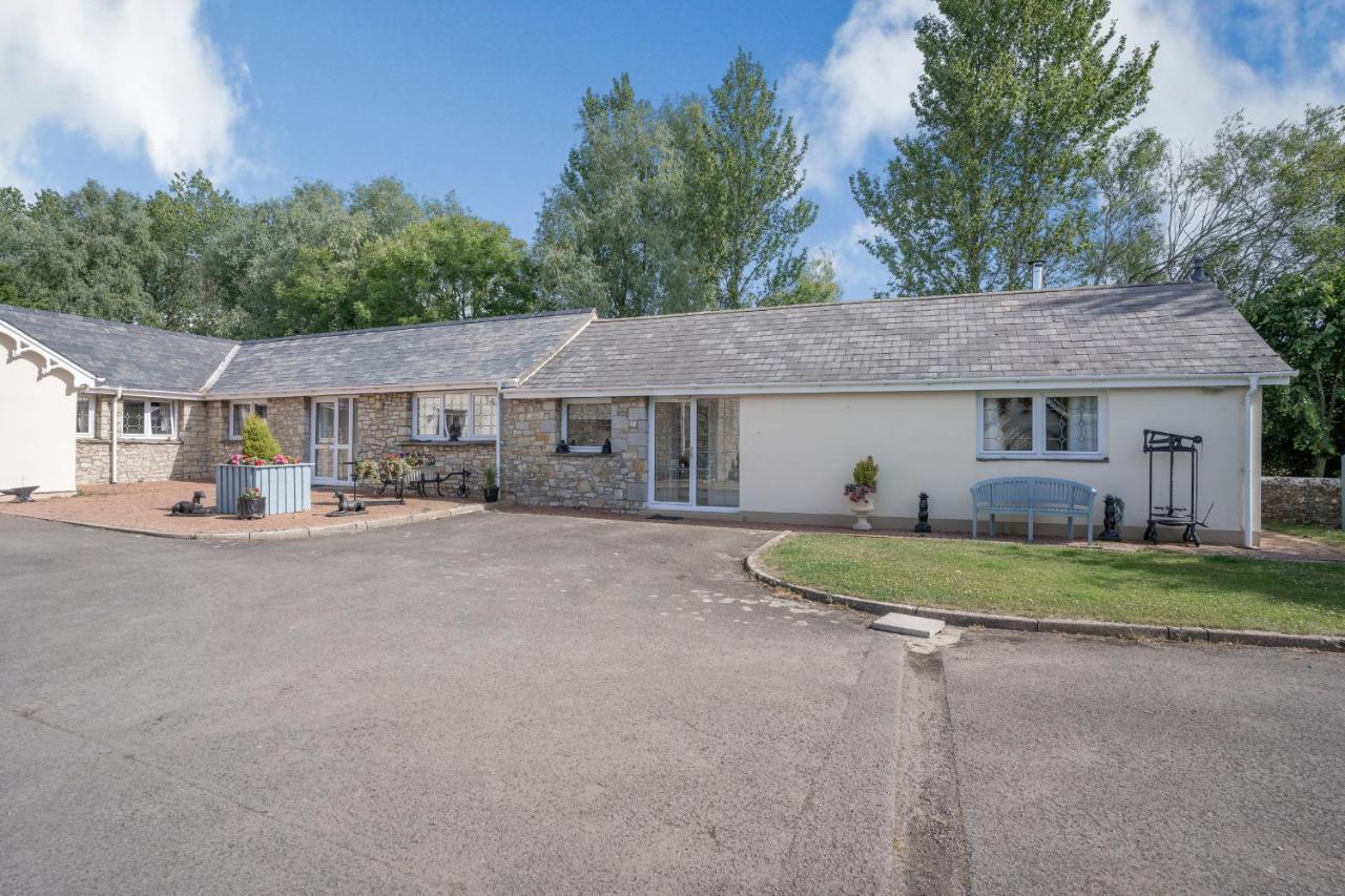 Ash Cottage 兰特威特马哲 外观 照片