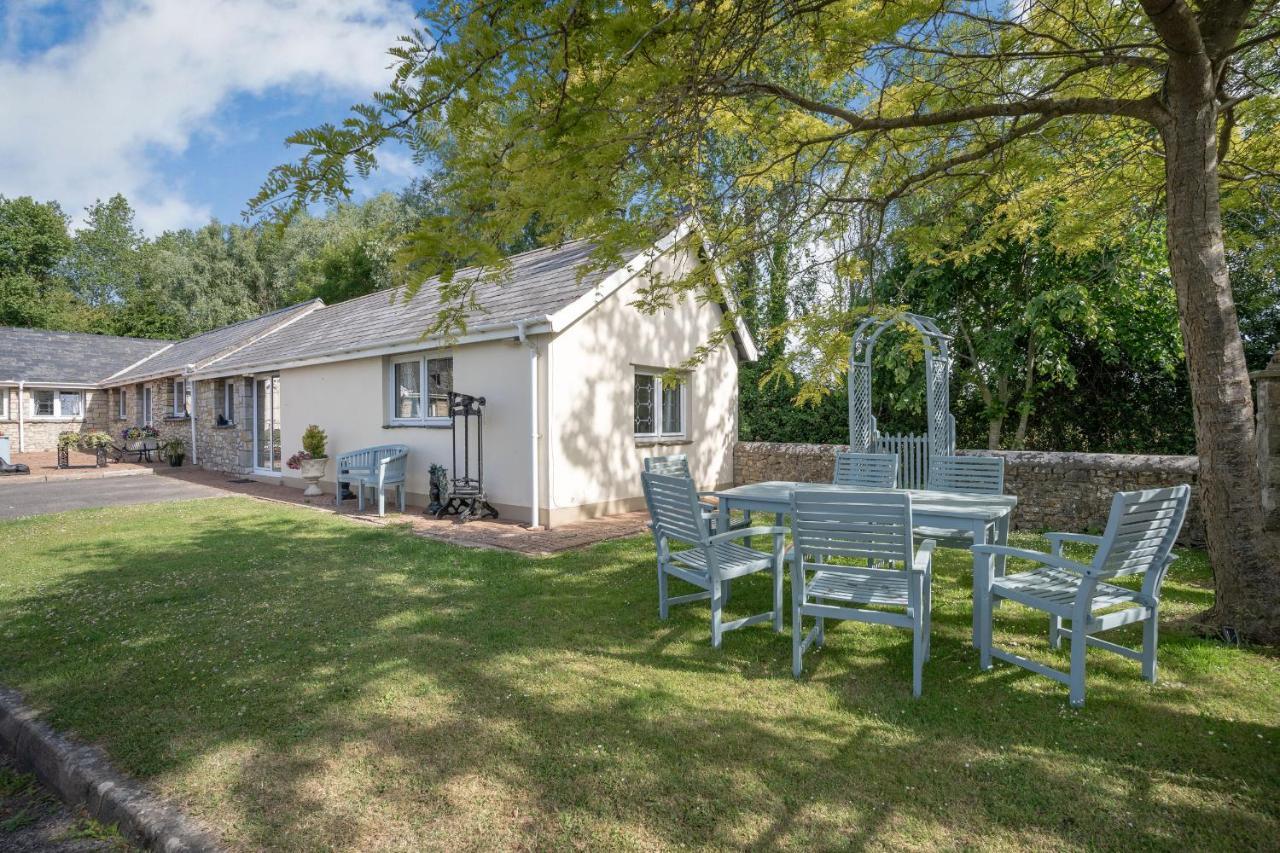 Ash Cottage 兰特威特马哲 外观 照片